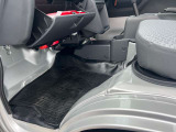 フロアマットも綺麗にクリーニングして納車しております!