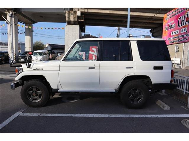 中古車 トヨタ ランドクルーザー70 4.2 LX ディーゼル 4WD 白