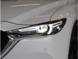 【LEDヘッドライト】省電力で長寿命の明るく運転しやすいLEDヘッドランプです。明るく照らすので暗い夜道からお客様を守ってくれます。お近くの広島マツダまでお越しください。