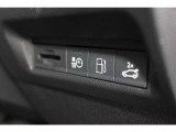 運転席からでもテールゲートを開閉できます。