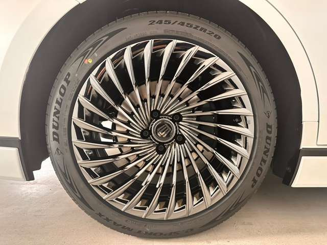 クラウンタイヤ② トヨタ クラウン 2.5 Z ハイブリッド車 の中古車詳細 (登録済未