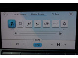 左右独立エアコン、タッチパネルで見えやすいです。