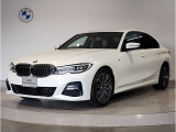 【BMWの伝統】BMWのお車は、“駆け抜ける歓び”を意識し、走行の安定性とコーナリングの良さを追求し、思い通りにハンドルの操作可能です。