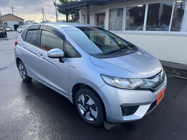 フィット 1.5 ハイブリッド Fパッケージ 4WD 