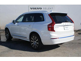 VOLVOの安全機能は前方だけではなく後方も監視しています
