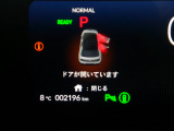 シンプルで視認性の良いメーターまわりです。速度や走行距離、燃料残量などドライブに欠かせない情報を素早く確認することができます。