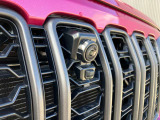 初代JEEP WILLYSからインスピレーションを得た丸目ライトとボクシーなフォルム。ヘッドライト、フロントフォグライト、テールライトにLEDを初採用