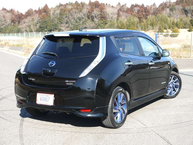 日産 リーフ X エアロスタイル 純正LED/黒本革シート/BOSE