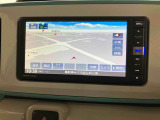 ダイハツのお店では、ダイハツを知り尽くしたプロフェッショナルが、専用の診断機器を使って各システムを点検。