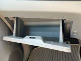グローブボックス
