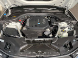 直列4気筒ディーゼルエンジン。出力140kW[190ps]、トルク400Nm[40.8kgm]。(いずれもカタログ値)ターボのパワフルでノンストレスな加速がポイントです!