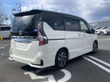 セレナ 2.0 ハイウェイスター V マルチベッド