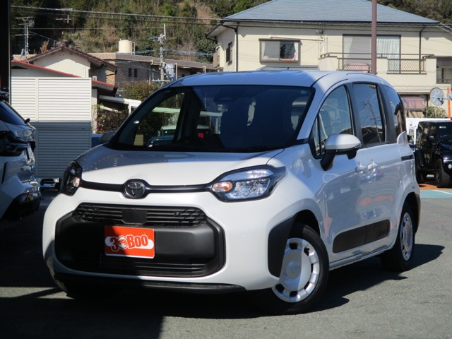 シエンタ ハイブリッド 1.5 X 7人乗り 登録済未使用車