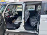 大事な人を乗せることが多い助手席です!安全運転を心がけましょう。