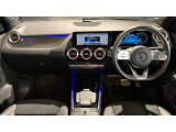 GLAクラス GLA200d 4マチック AMGラインパッケージ 4WD 