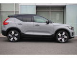 都市を駆け巡る本物のSUVとして、XC40は開発されました。スカンジナビアの独創性と都会的な雰囲気を身にまとった、都市で生活するあなたのために作られた一台です。
