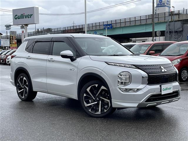 アウトランダー PHEV 2.4 P 4WD 本革シート