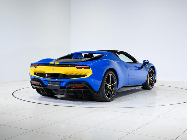フェラーリ 296 GTS アセット フィオラノ パッケージ F1 DCT の