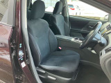 自社整備工場併設! 納車整備からアフターフォローまでお任せください。 車検や定期点検、オイル交換はもちろん、ナビやドラレコ、バックカメラ、ETC等の取り付けも当店にお任せください。