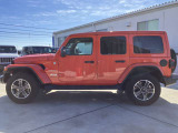 Jeep通はモデルコードで呼びます。Jeepには名前を変えずに進化してきたモデルはいくつもあります。その為、モデルはモデルコードによって呼び分けられています。