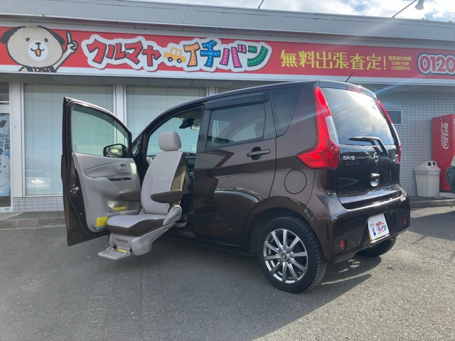 デイズ S アンシャンテ 助手席スライドアップシート 4WD 