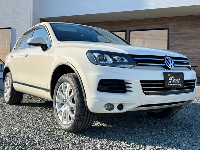 トゥアレグ ハイブリッド 4WD 