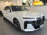 【BMWの伝統-2】時代を超える美しさ。磨き抜かれたエアロダイナミクスが瞳を奪う。一目で伝わるスポーティーなプロポーションは、BMWの走行性能を生み出すのに欠かせない要因の一つです。