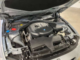 BMW 1.5L 直列3気筒ツインパワーターボ ガソリンエンジン :バルブトロニック(無段階可変バルブリフト)、ダイレクトインジェクションシステム、ダブルVANOS(吸排気無段階可変バルブタイミング)