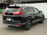 プライバシーガラスが装備されています。外を見るときには気にならずに、後方車両からは車内が見えにくい設計です。