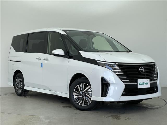 セレナ 1.4 e-4ORCE ハイウェイスターV 4WD 4WD 修復歴無し