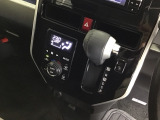 発進時から滑らかに加速する無段階変速のCVTはストップ&ゴーの多い街の中も快適です
