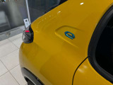 電気自動車の証である「e」のロゴが入っております。