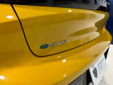 電気自動車の証である「e」のロゴが入っております。
