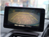 『1台』のお車に対して、3名体制で日々議論を重ね仕入れを行っております。