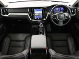 V60 リチャージ PHEV T6 AWD アルティメット 4WD 
