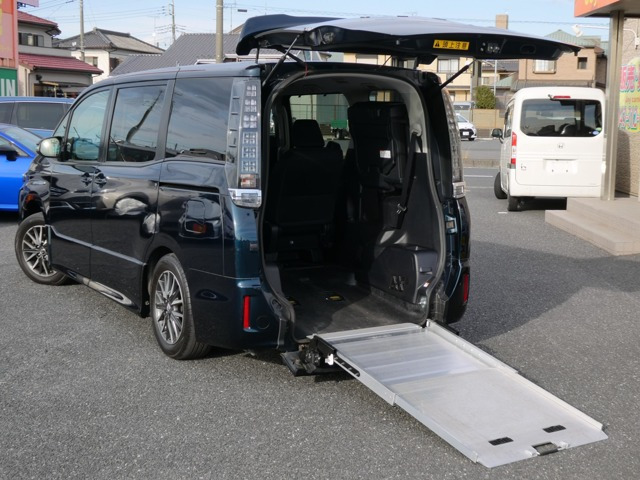 ヴォクシー 2.0 ZS ウェルキャブ スロープタイプI 車いす1脚仕様 