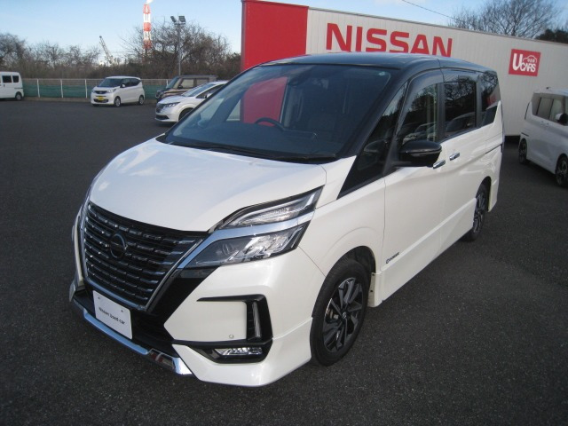 セレナ 1.2 e-POWER ハイウェイスター V 