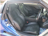 お車選びをお楽しみ頂けるよう、在庫車の展示スペースを十分に確保しております。