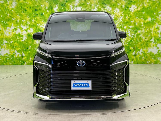 トヨタ ヴォクシー 1.8 ハイブリッド S-Z E-Four 4WD の中古車