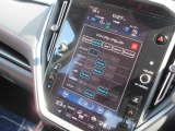 ドライブモードセレクト スポーツカーのような走行特性を愉しめる走りから高級車のような乗り心地を重視した走りまでスイッチひとつで切り替え可能。設定された4つのモードに加え自由にカスタムすることも可能。