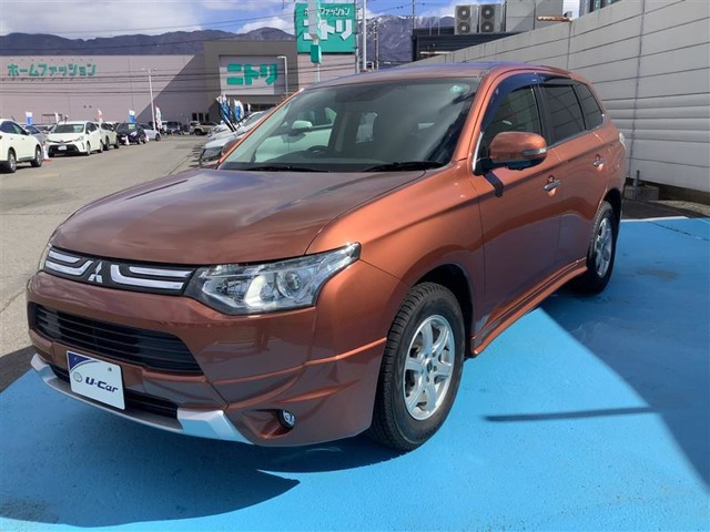 アウトランダー 2.4 24G ナビパッケージ 4WD 