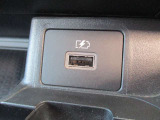 運転席そばにUSBソケットがあります♪♪