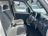 当社では皆様が気軽に購入しやすい価格のお車をご用意しております。格安車でもしっかりと法定整備を行い安心安全な状態にしてのお渡しですので是非お気軽にお問合せ下さい!!