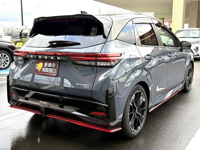 中古車 日産 ノートオーラ 1.2 NISMO チューンド e-POWER 4WD の