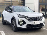専門のサービススタッフに専用テスター。ご納車前の点検整備から、アフターサービスまで、お任せ下さい。