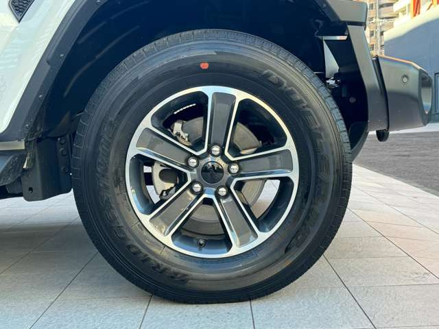中古車 クライスラージープ ラングラー アンリミテッド サハラ 4WD の 