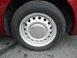 純正ホイールキャップ装着車です。