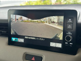 マルチビューカメラシステム搭載車両でフロントカメラの映像でございます。直視で確認しにくいところをカメラにて分かりやすく視界が確報されます。