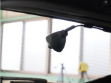 この車にはリアにもドライブレコーダーを装備しております◆映像・音声などを記録する自動車用の装置です。 もしもの事故の際の記録はもちろん、旅行の際の思い出としてドライブの映像を楽しむことができます。