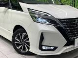 【LEDヘッドライト】悪天候や夜間走行時も良好な視界を確保し安心して運転できる高輝度LEDヘッドライトを装備!点灯速度が早く、消費電力も抑えられています。
